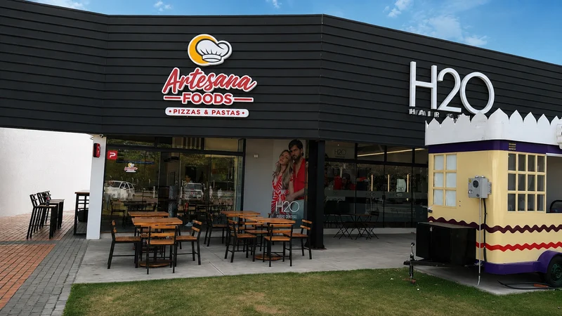 Artesana Foods â€” Sucursal Paseo Central, fachada del restaurante